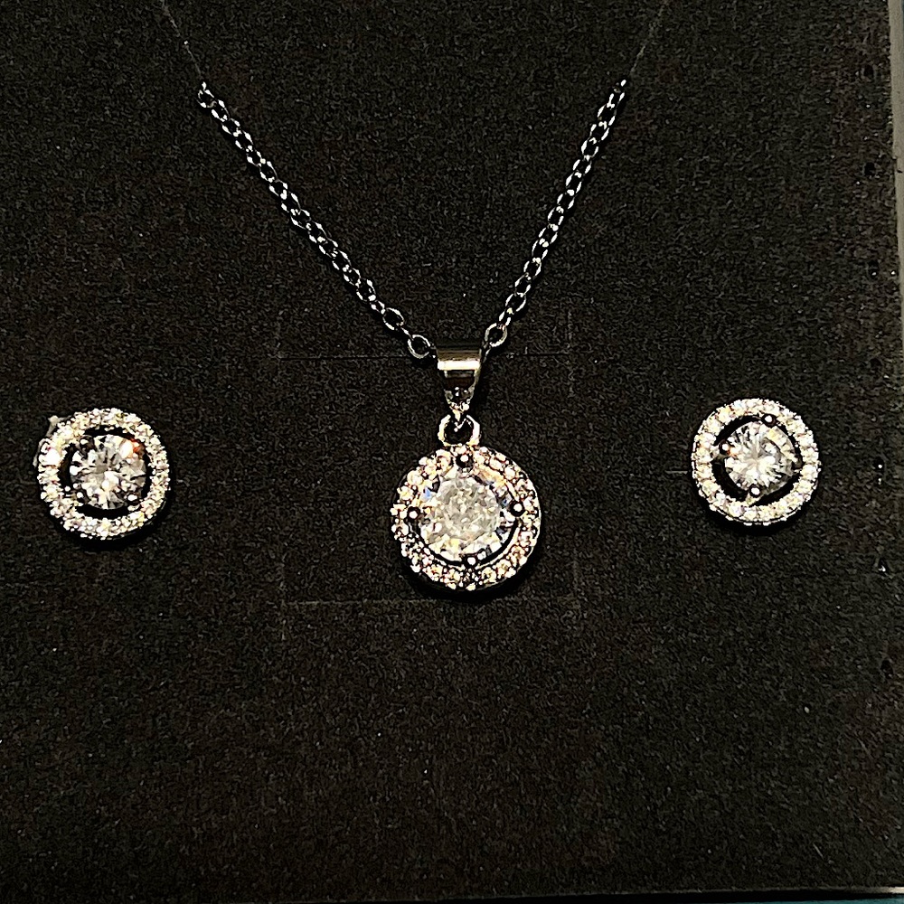 Sterling Silver Round Cut white topaz Necklace and Earrings